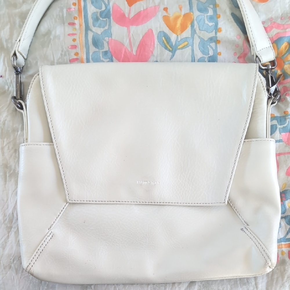 Matt And Nat White Shoulder Bag